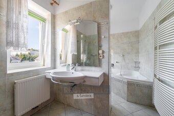 Prodej rodinného domu (207 m2), zahrada 942 m2 - Pacov, Tábo - 9