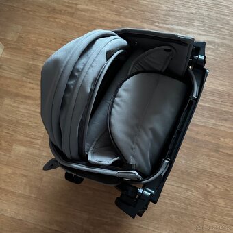 Hluboká korba Babyzen YOYO2 + pláštěnka - 9