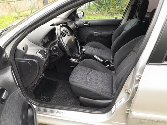 Peugeot 206 QUIKSILVER 1.4i 65kW  2005 naj.100tis. NOVÁ STK - 9