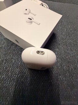 Sluchátka Apple AirPods PRO 2. generace rok 2024 - 9