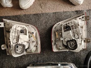 Škoda rapid Zadní světla, mlhovky a volant - 9