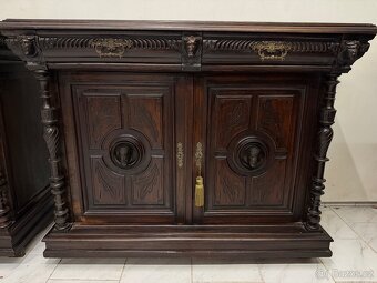 Starožitné skříně Henri II. - 9