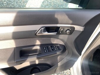 VOLKSWAGEN TOURAN 1.6 TDi Comfortline - 9