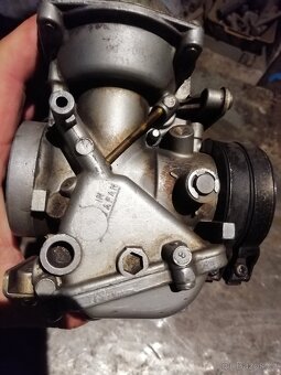 karburace FZ750 - 9