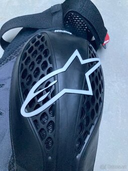 Alpinestars chrániče kolen - 9