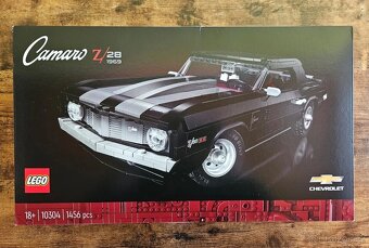 LEGO Icons 10304 Chevrolet Camaro Z28 - 9