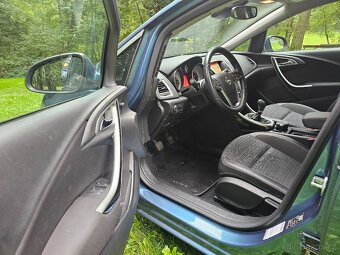 Opel Astra 1,4T Sports Tourer, PRVNÍ MAJITEL, najeto 114 tis - 9