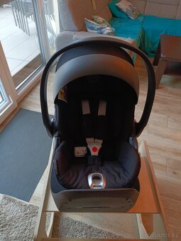 CYBEX CLOUD I-SIZE SE ZÁKLADNOU - 9