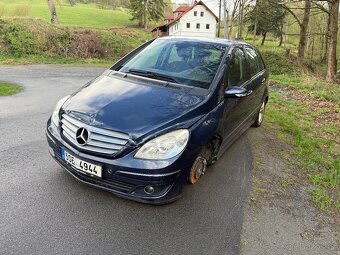 Mercedes-Benz B200 - 9