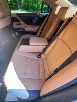 prakticky nový lexus es300h ve špičkové výbavě, cena bez dph - 9
