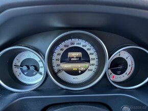 Prodám Mercedes E 220 combi 4x4 nafta 125 KW automat - 9