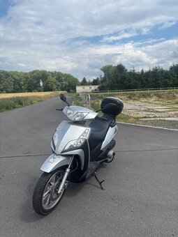 Skútr 125 ccm - 9