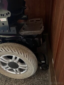 Elektrický invalidní vozík Meyra iChair MC3, nové baterie - 9