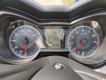 Yamaha X-MAX 300 ABS - 9