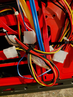 Starší kancelářský PC - 9