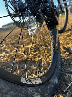 Celoodpružené kolo kross - 9