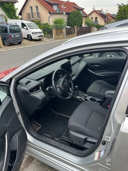 Toyota Corolla 1.8 Hybrid 2021 🚗 - 9