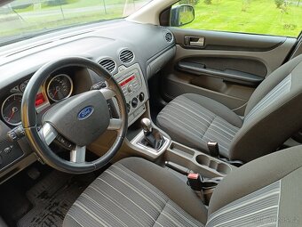 Ford Focus 1,6 benzín 11/2008 - 9