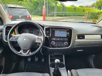 Mitsubishi Outlander 2.0 MIVEC, KAMERA rok 2016 - 9