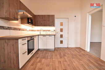 Pronájem bytu 1+1, 39 m², Hradec Králové, ul. nám. 5. května - 9