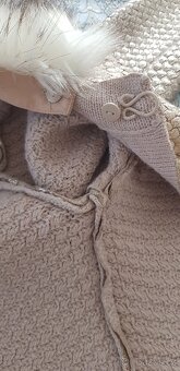 Zlatý svetr Calvin Klein pc: 9000kč - 9