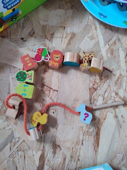 Dětské knihy, hračky, plavací pomůcky , puzzlem - 9