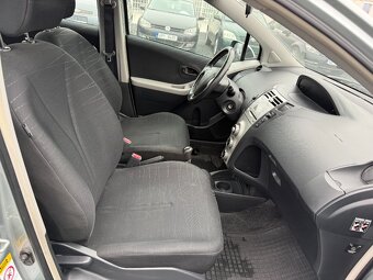 Toyota Yaris 1.3 VVT-i 64kW Automat - 9