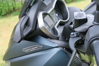Yamaha XMAX 300 TechMax, r.v. 11/23, 3.400 km - 9