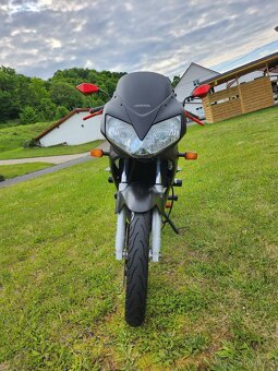 Honda CBR 125R - 9