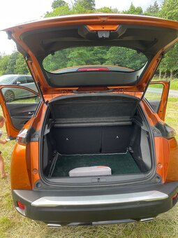 Prodám Peugeot 2008 1.2 96kw r.v.2020 - 9