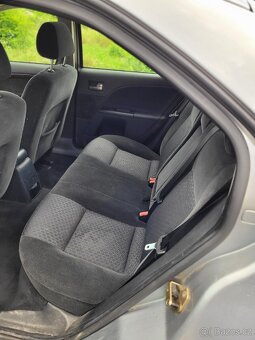 Ford Mondeo 2,0TDCI 96 kW GHIA Rok 2006 Najeto 218,000 km - 9
