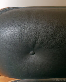 Vitra Eames Lounge Chair kožené křeslo černé včetně taburetk - 9