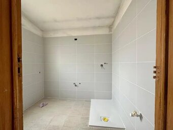 Sicílie, vila 3+kk, 114 m2, poz. 550 m2, Pace del Mela - 9