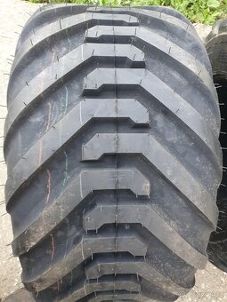 Pneu BKT 400 / 60 - 15,5 - 9