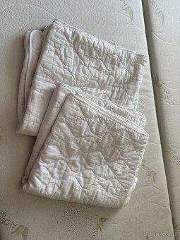Masivní borovicová postel 180x210cm + matrace + noční stolky - 9
