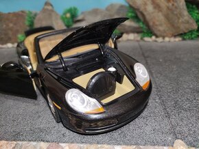 prodám model 1:18 porsche 911 996 cabrio - 9