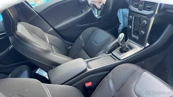 Volvo V40, 1,6 - 9