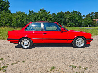BMW E30 Coupe,1.8IS 100KW,manual,plasťák,Brillantrot,nádhern - 9