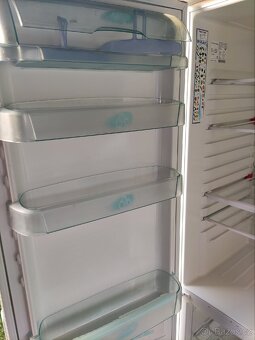 Electrolux ER8997B Made in Sweden 367 litrů 2 kompresory - 9
