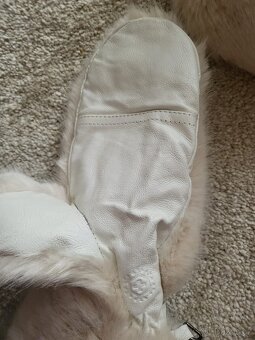 Ušanka a rukavice značky BARTS - 9