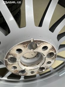 Originální sada Audi 225/50/17 zimní č.H46.3 - 9