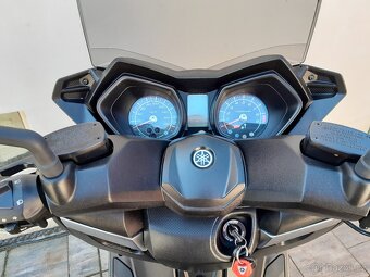 Yamaha Xmax 400, 2015, 23tis.km, ZIMNÍ CENA - 9