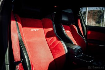 DODGE CHARGER HELLCAT 6.2 SUPERCHARGED V8 - 9