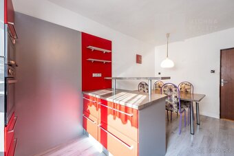 Prodej rodinného domu 180 m2, garáž, pozemek, 297 m2 - 9