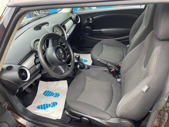 Prodám Mini Cooper 1.6 i,r.v.2012 75 koní, nový olej a brzdy - 9