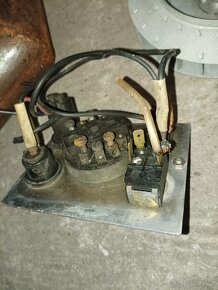 Spínací panel topení 6BON3 Tatra 138 148+tělo a různé díly - 9