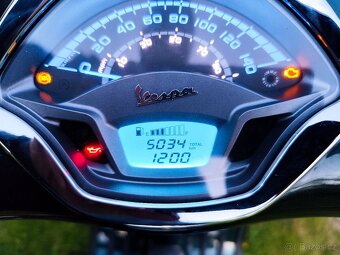 Vespa GTS 300 r.v.2021 doprava zdarma - 9