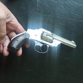 Revolver Smith Wesson 38SW DA Hammerless s pojistkou - 9