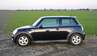 Mini Cooper 1.4i 2007 v krasnem stavu - 9