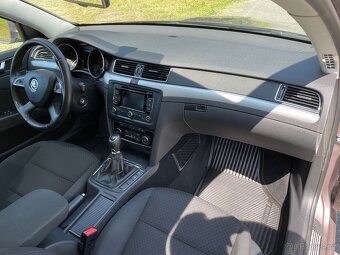 Škoda Superb 2.0tdi 2014 MANUAL,LED,NAVI,ALU R17,TAŽNE - 9